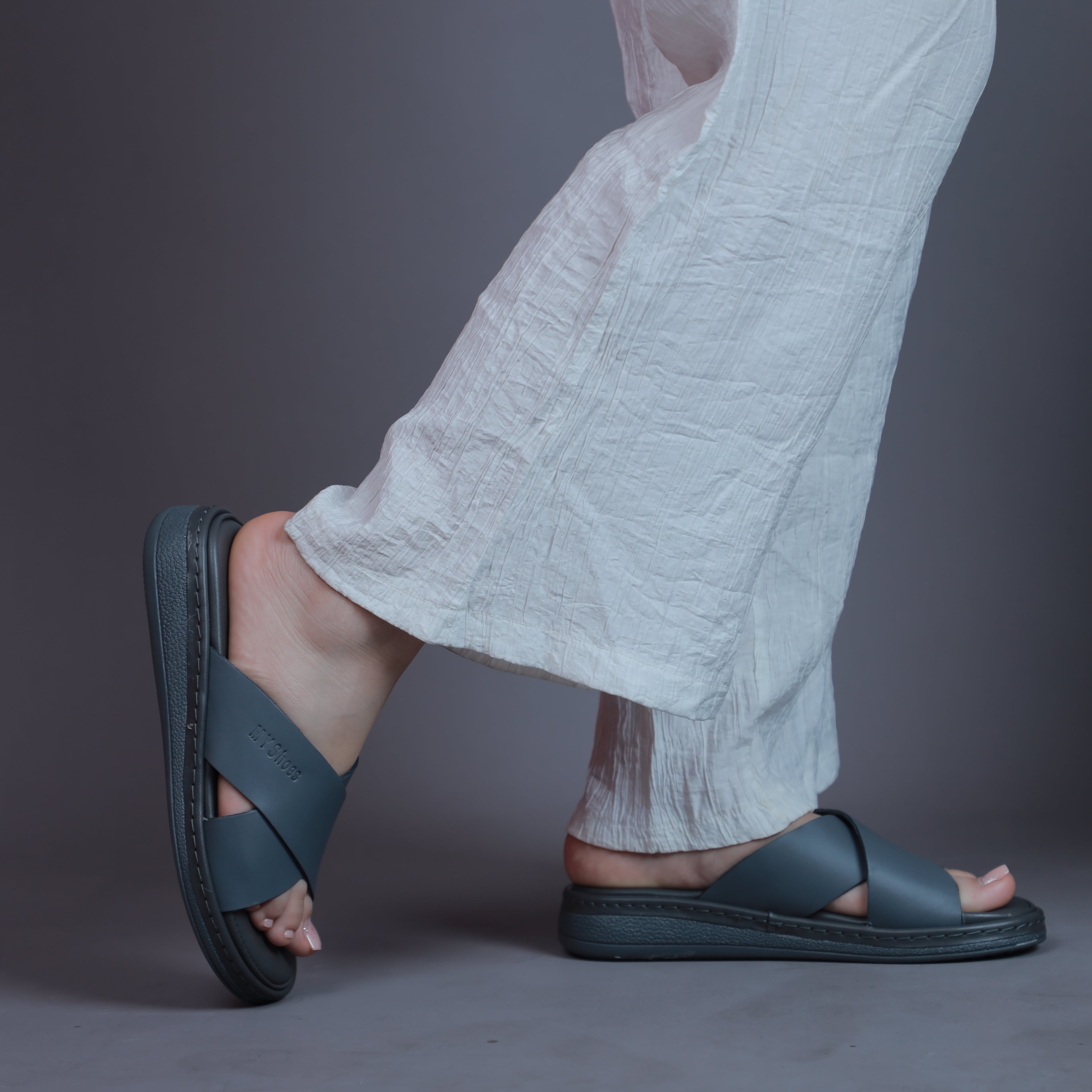 Sandale minimaliste Gris